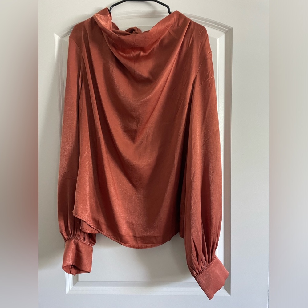 Excellent condition! From Red Dress, Work Blouse Size M